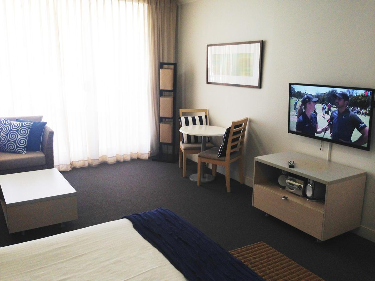 Base Holidays - Ettalong Beach Premium Apartments Exterior foto